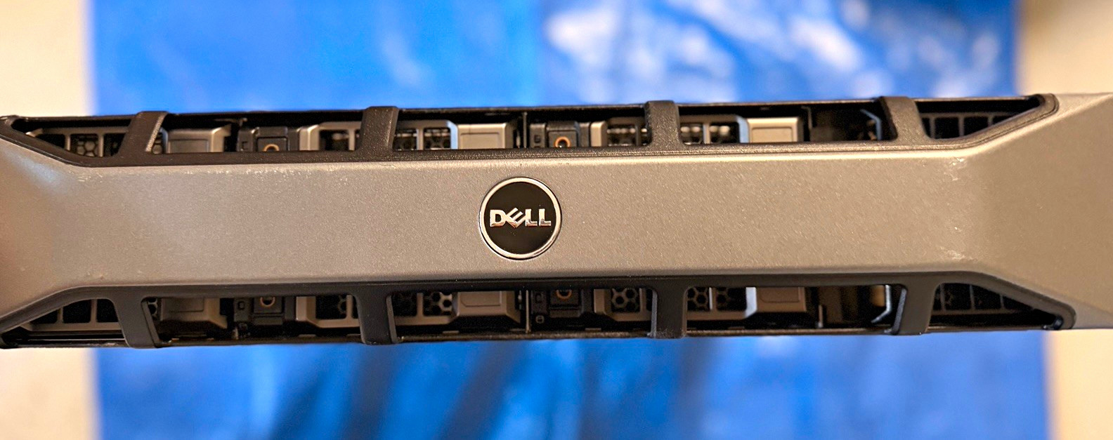 Dell PowerEdge R720xd Rackmount Server 2x Intel Xeon E5-2620, 2x PSU, NO RAM