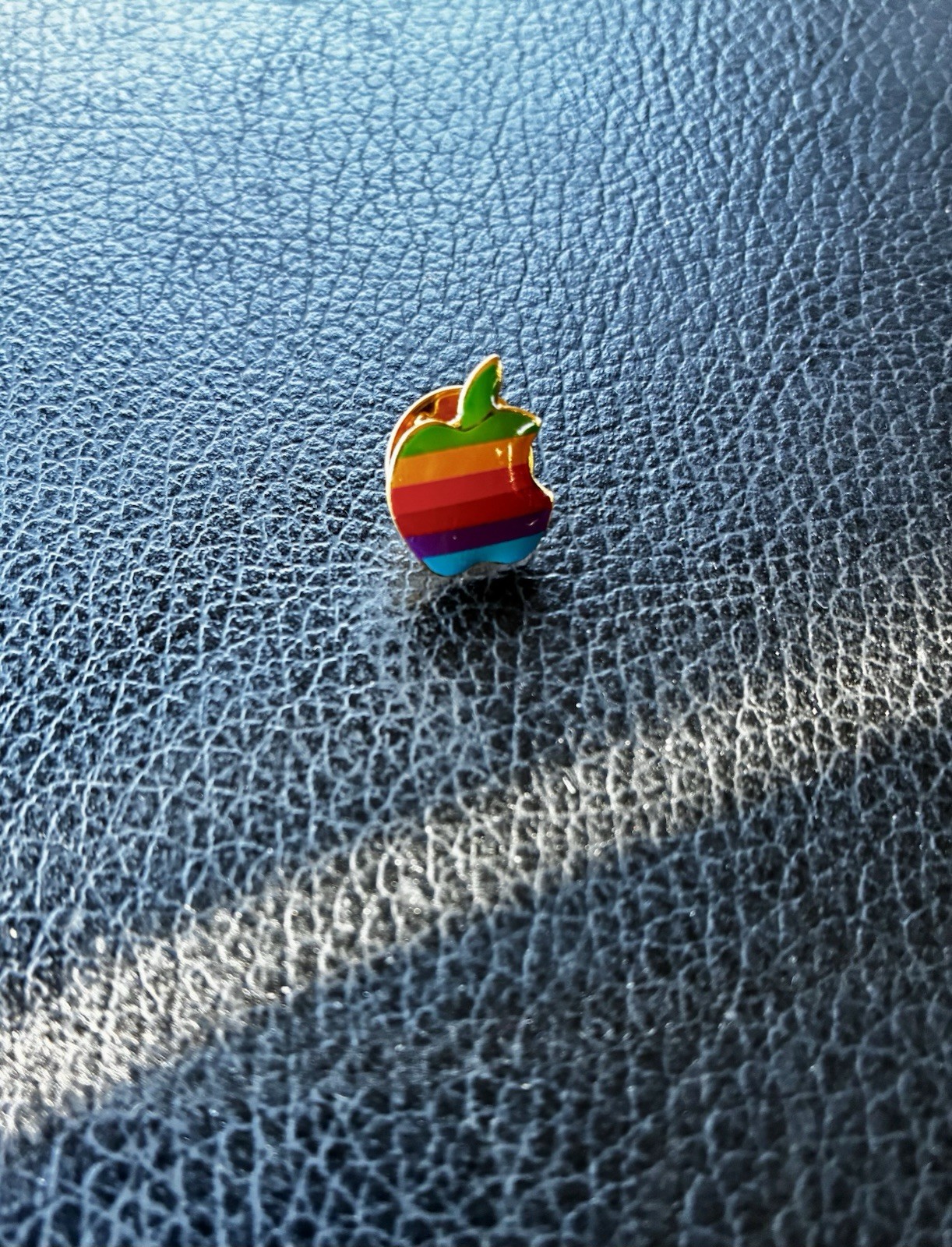 Vintage Apple Computer Rainbow Logo Enamel Lapel Pin Macintosh Mac Retro Tech Vintage Apple Computer Rainbow Logo Enamel Lapel Pin Macintosh Mac Retro Tech