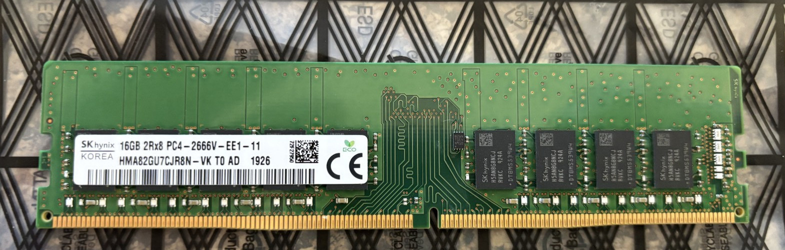 SK hynix 16GB DDR4 RAM PC4-2666V Desktop Memory HMA82GU7CJR8N-VK