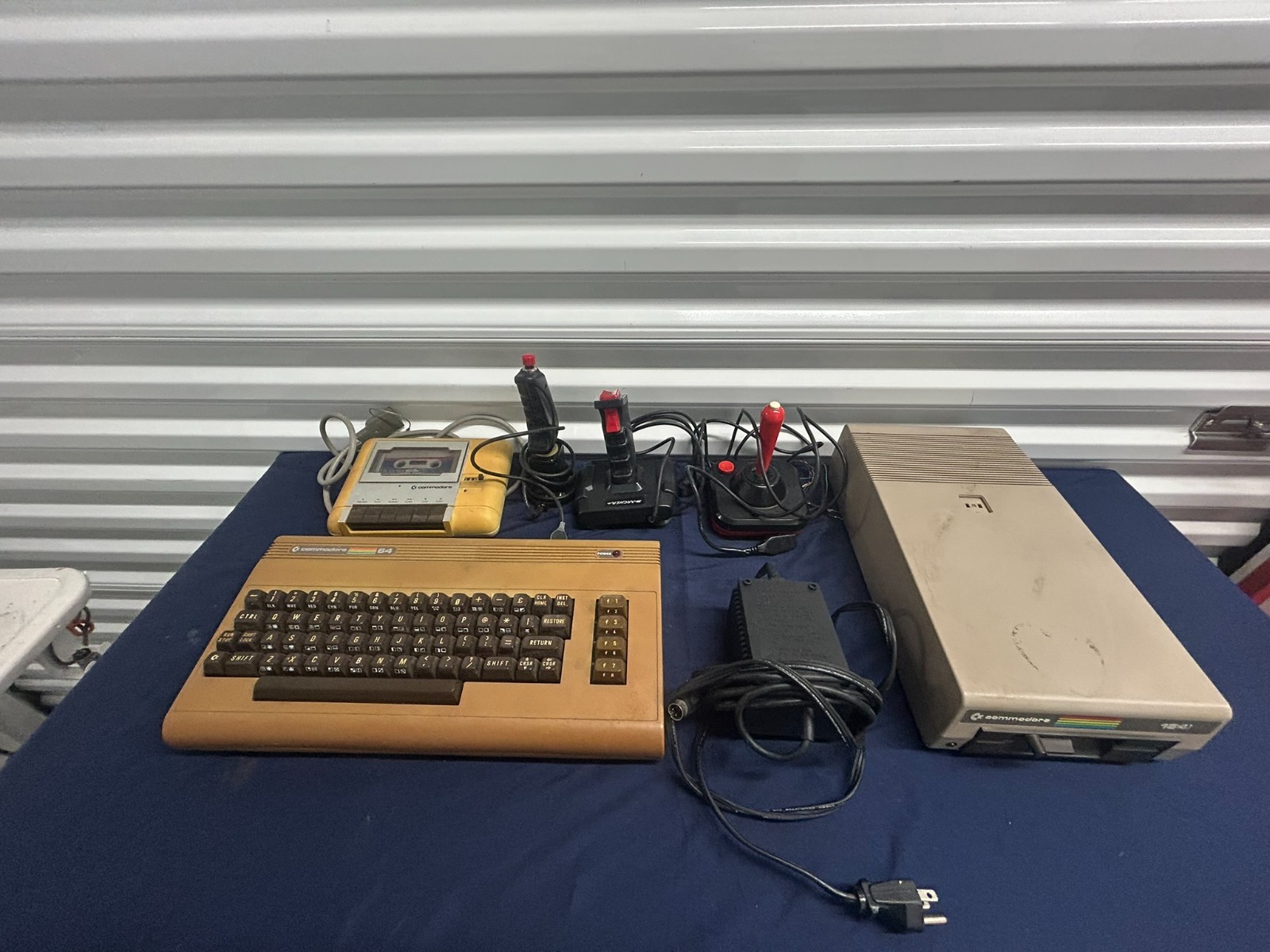 Commodore 64 1541 Floppy Disk Drive HUGE LOT OF GAMES, P/S JOYSTICKS AND MORE Commodore 64 1541 Floppy Disk Drive HUGE LOT OF GAMES, P/S JOYSTICKS AND MORE