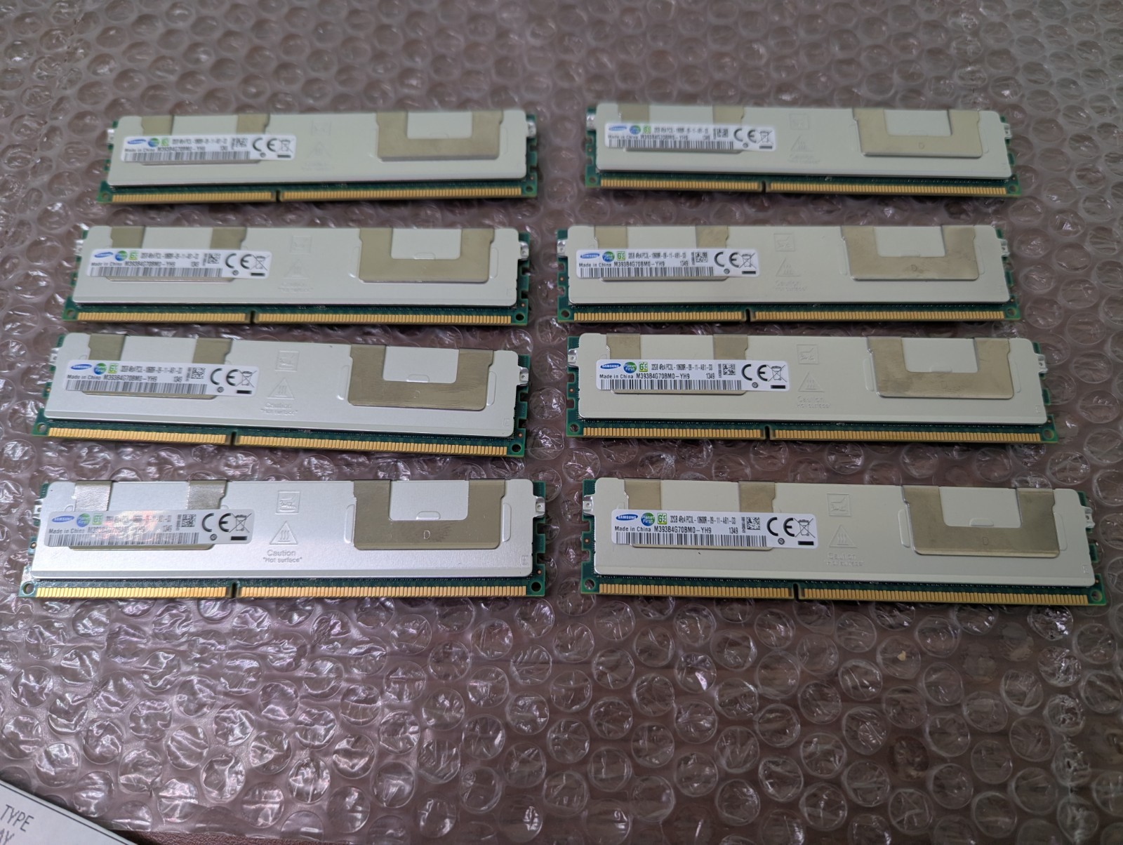 GENUINE SAMSUNG / M393B4G70BM0-YH9 32GB 4RX4 PC3L 10600R MEMORY (LOT OF 8) GENUINE SAMSUNG / M393B4G70BM0-YH9 32GB 4RX4 PC3L 10600R MEMORY (LOT OF 8)