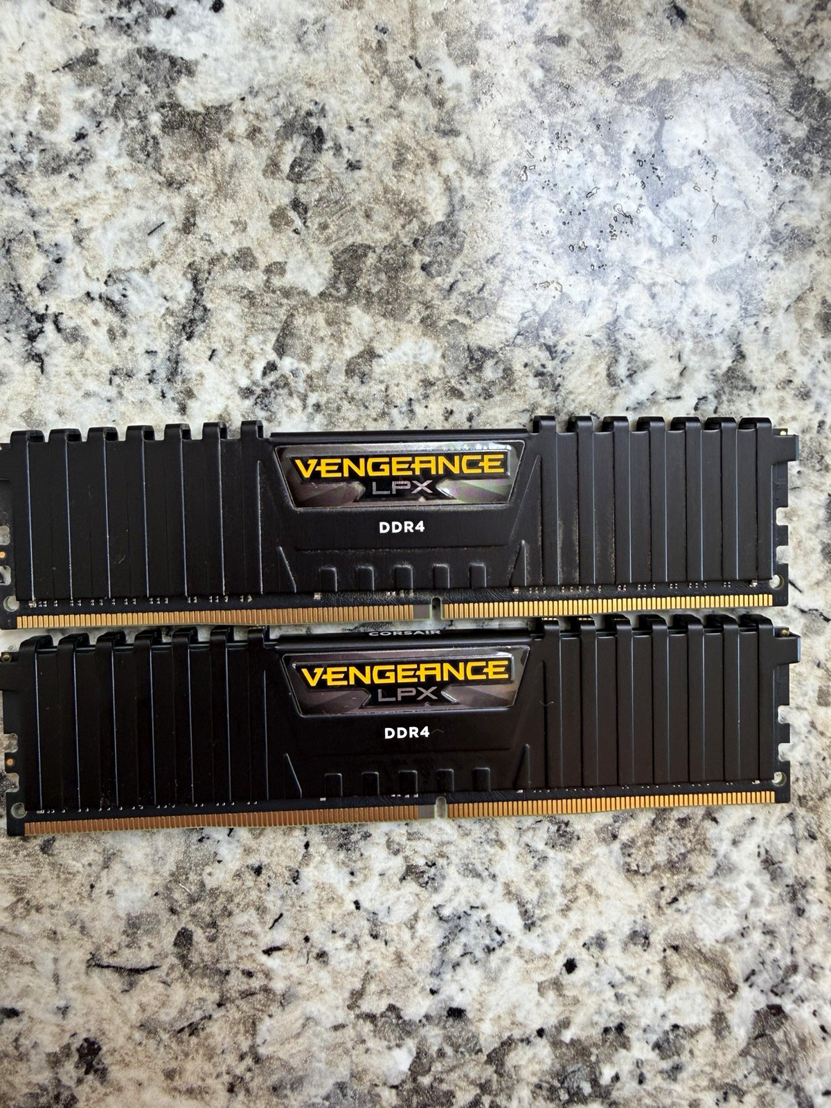 Corsair Vengeance LPX 32GB (2x16GB) DDR4-3200 CMK32GX4M2E3200C16