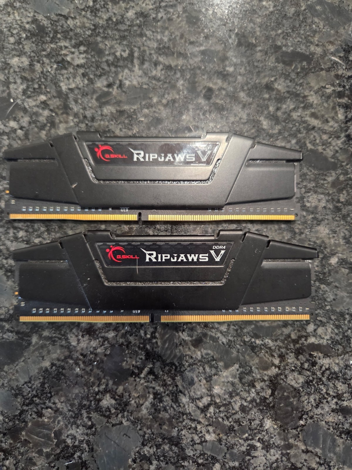 G.SKILL Ripjaws V DDR4 SDRAM DIMM Desktop RAM 288-Pin 2 Modules