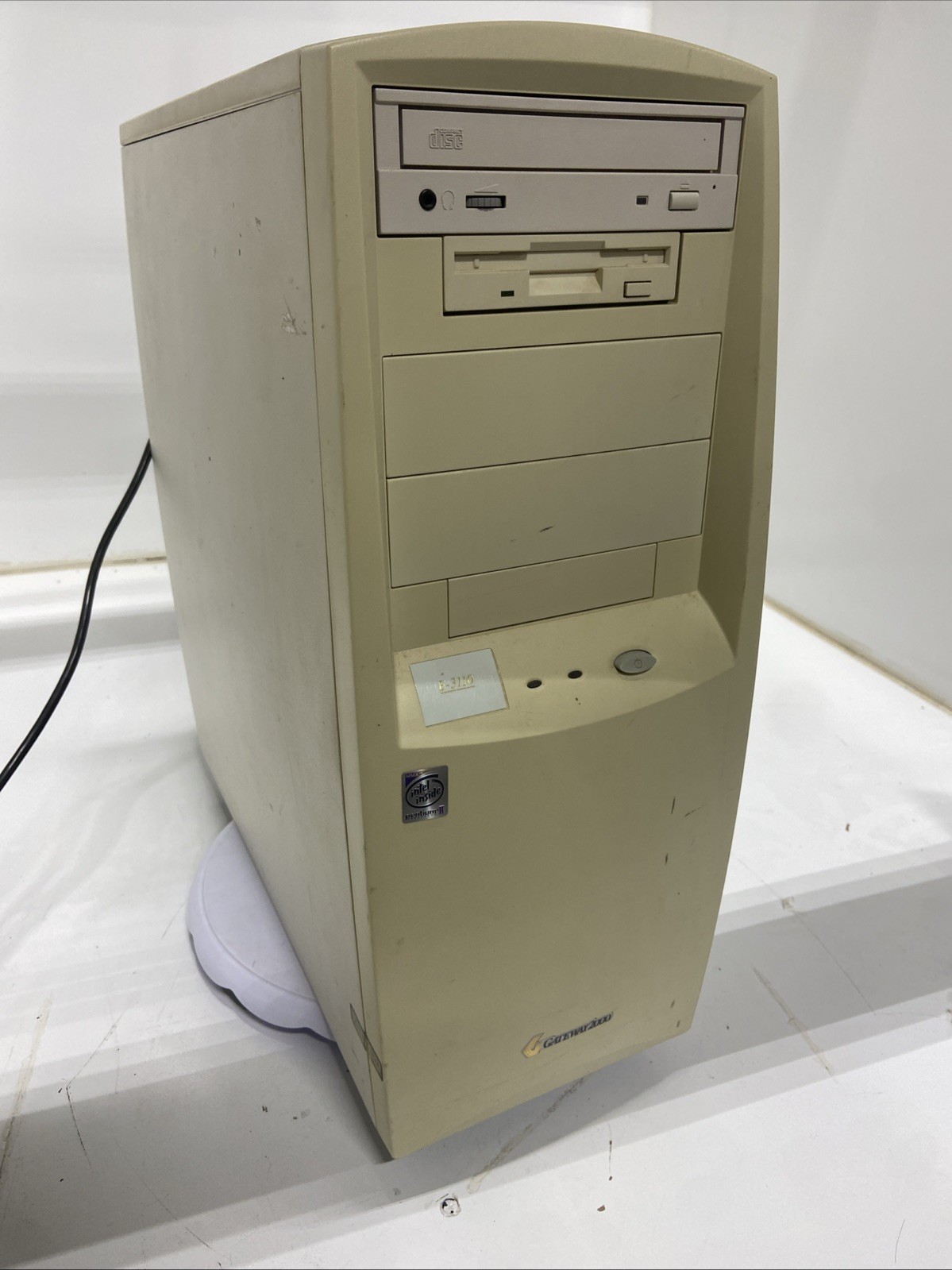 Tested And Working Vintage 1998 Gateway 2000 E-3110 MMX Pentium ll Computer Read Tested And Working Vintage 1998 Gateway 2000 E-3110 MMX Pentium ll Computer Read