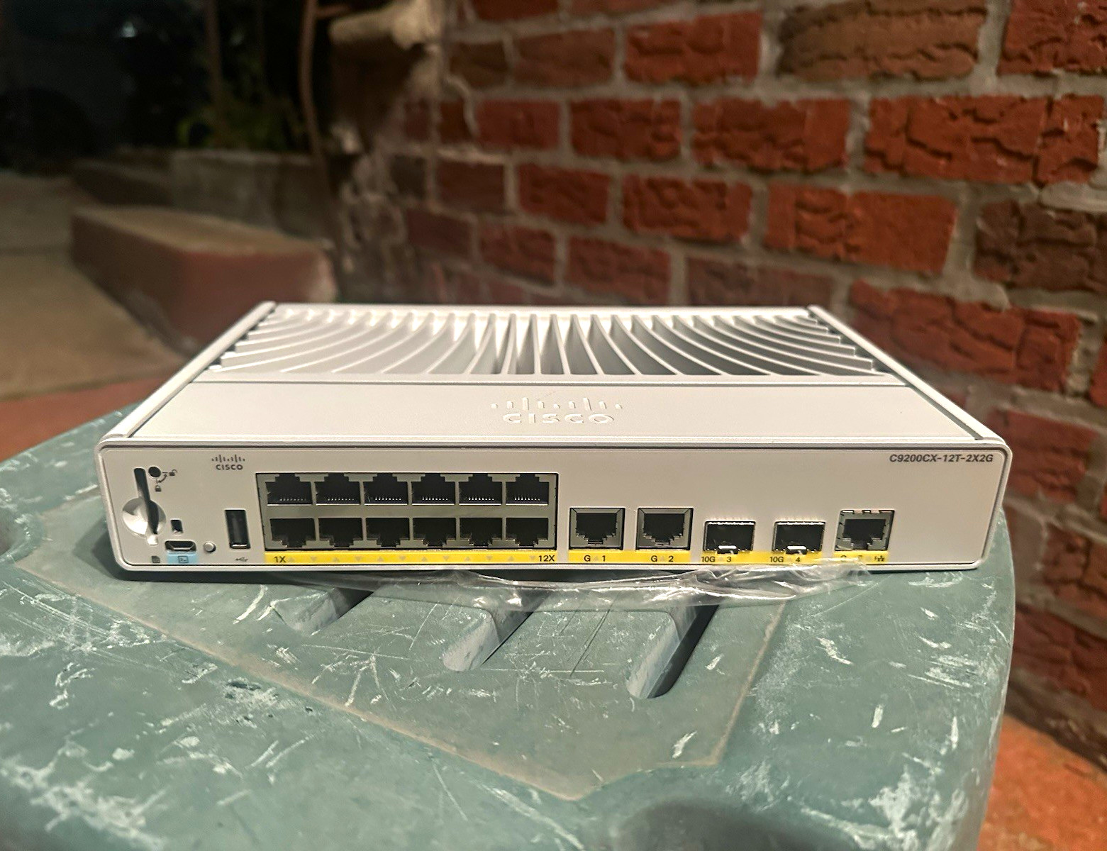 Cisco C9200CX-12T-2X2G Wired Router, 12-Port RJ-45, 10 Gbps, White Never Used.