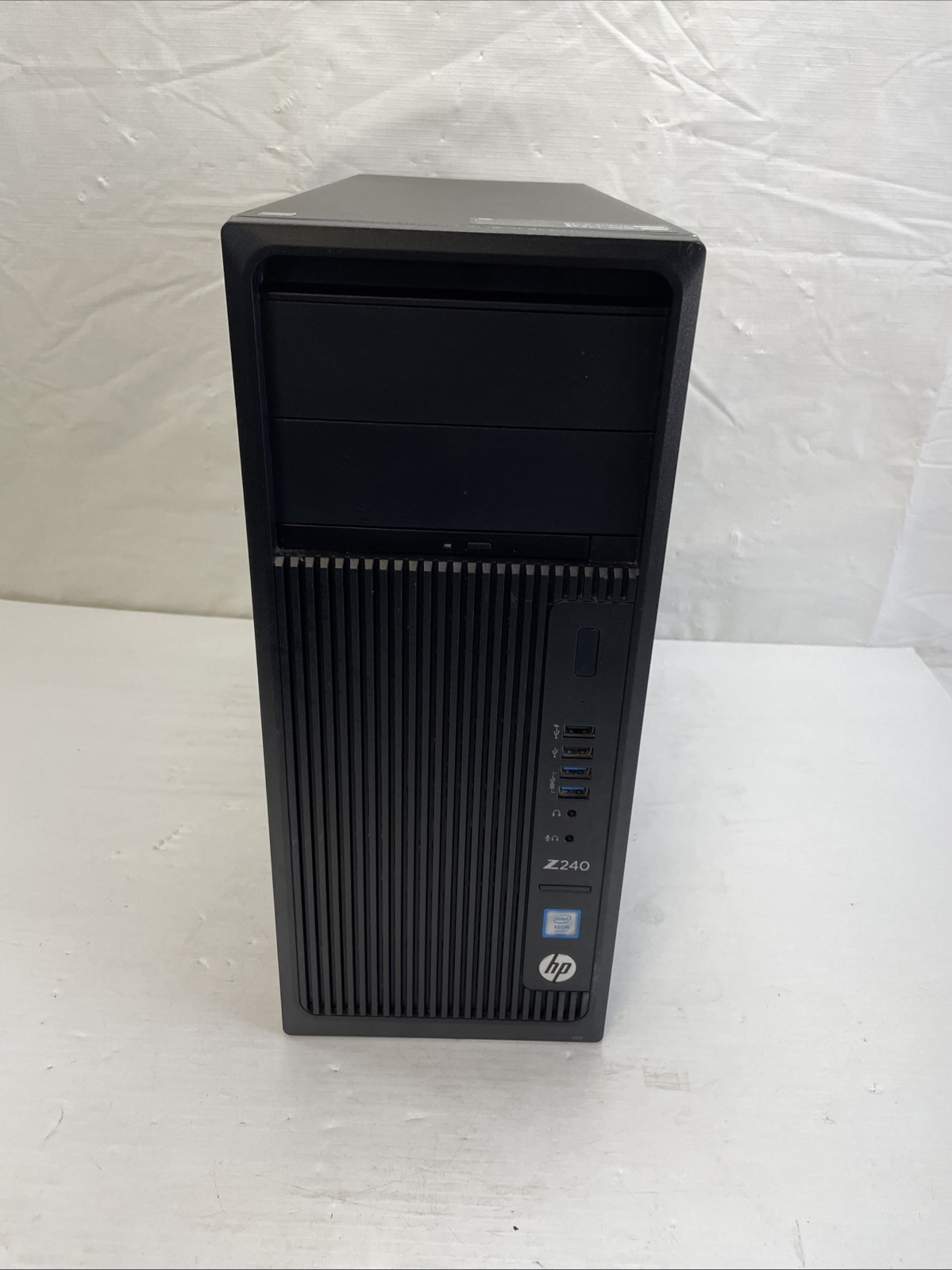 HP Z240 Workstation INTEL Xeon E3-1240 16 GB Ram 1 TB HDD P2000 WINDOWS 11 HP Z240 Workstation INTEL Xeon E3-1240 16 GB Ram 1 TB HDD P2000 WINDOWS 11