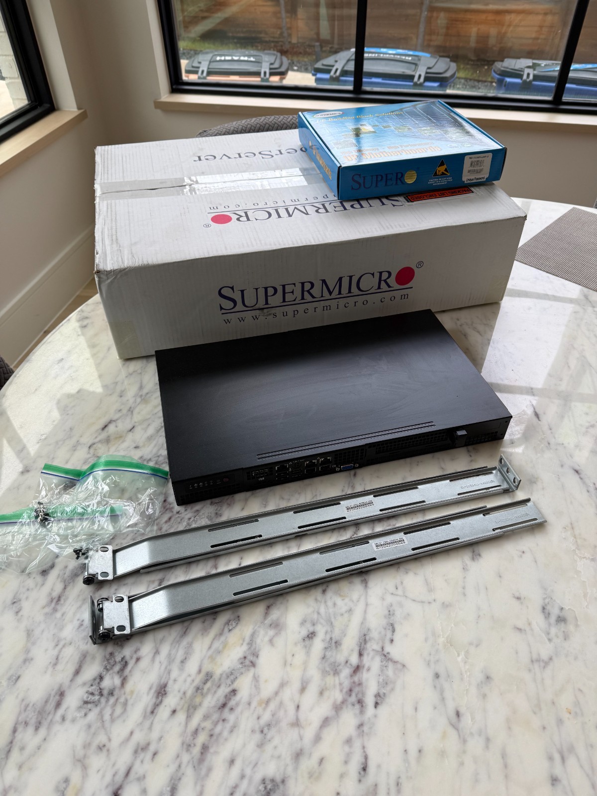 Supermicro CSE-505-203B 1U chassis w X11SBA-LN4F motherboard, rails, NO RAM, HDD Supermicro CSE-505-203B 1U chassis w X11SBA-LN4F motherboard, rails, NO RAM, HDD
