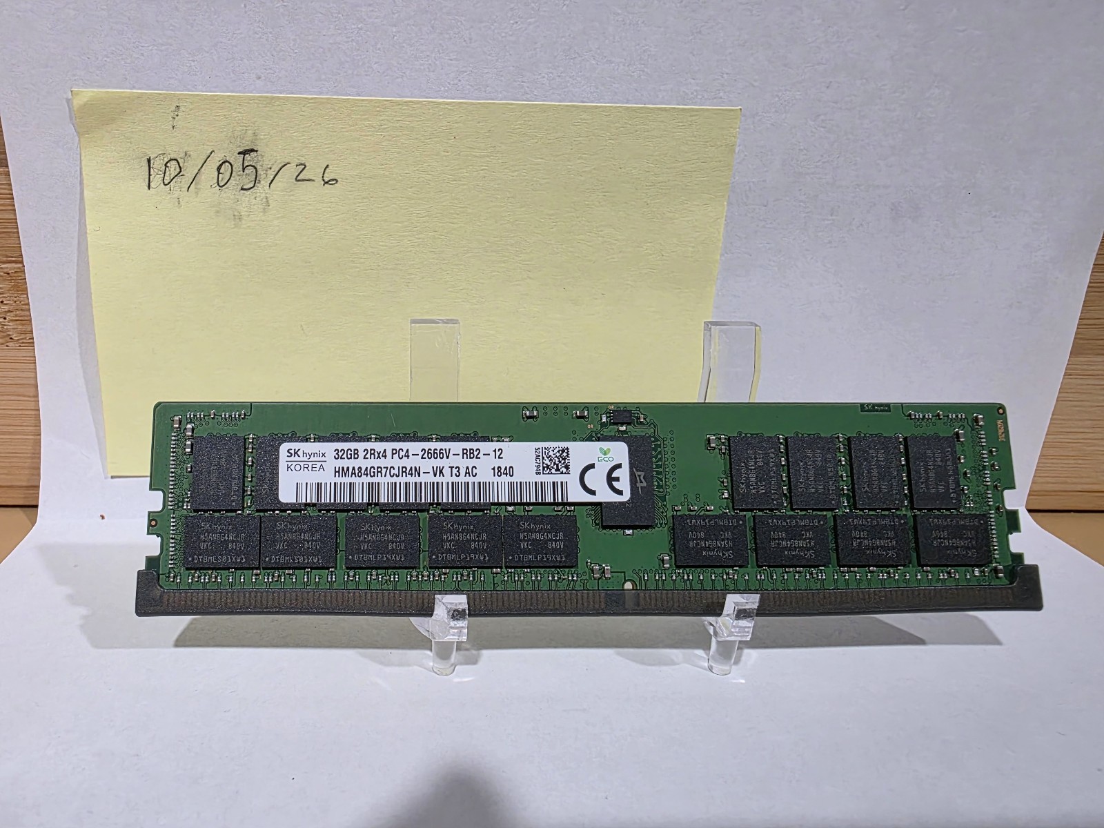 SK Hynix 32GB(1x32GB) 2RX4 PC4-2666V-R DDR4 ECC Memory RDIMM HMA84GR7CJR4N-VK