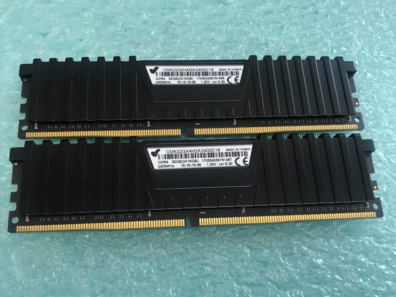 Corsair Vengeance LPX 32GB(2 x 16GB) CMK32GX4M2A2400C16 DDR4 2400MHz RAM - C1730 Corsair Vengeance LPX 32GB(2 x 16GB) CMK32GX4M2A2400C16 DDR4 2400MHz RAM - C1730