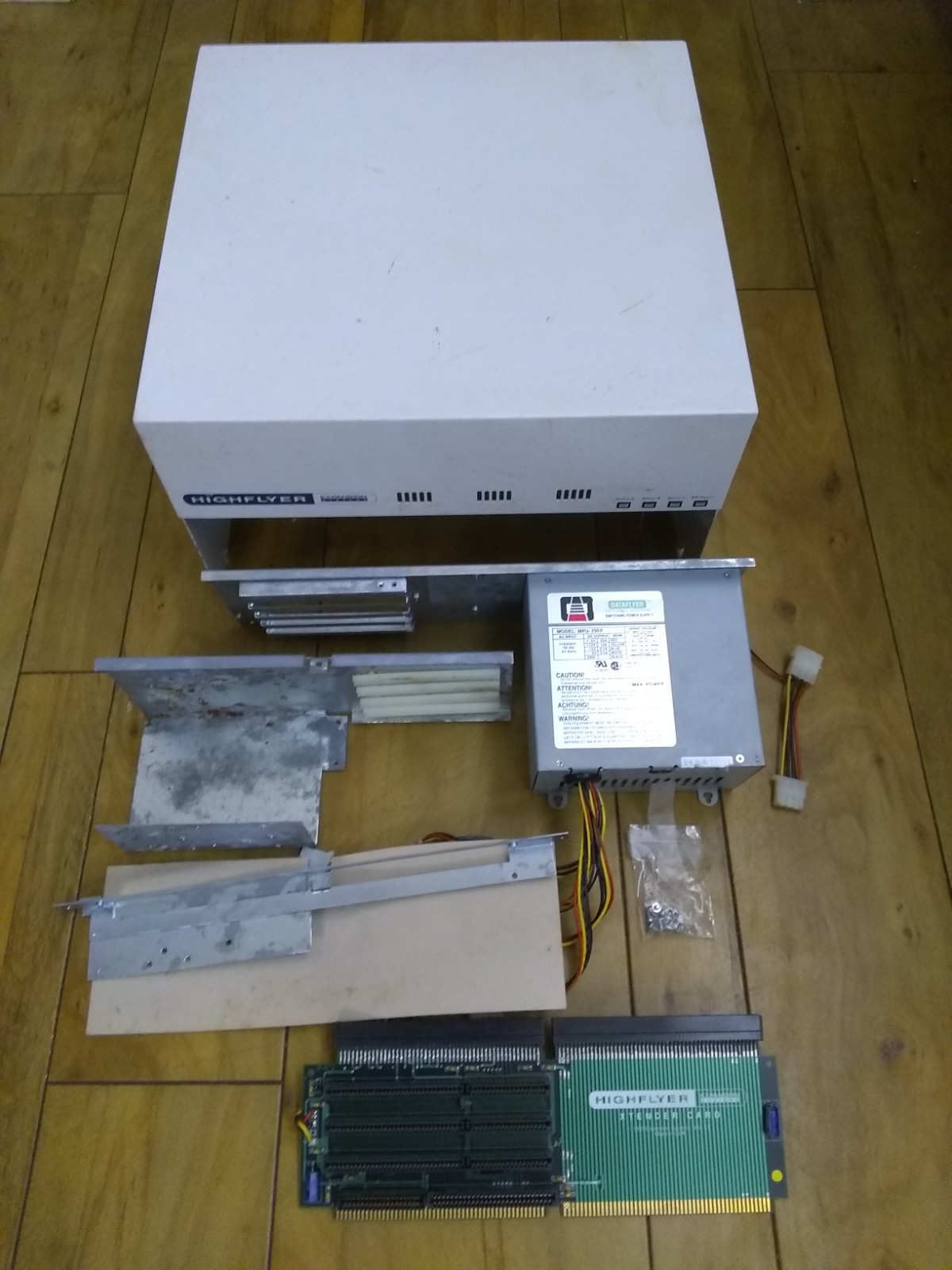 HighFlyer Amiga 4000 Tower & Bus Extender, Expansion Systems A4000T Kit HighFlyer Amiga 4000 Tower & Bus Extender, Expansion Systems A4000T Kit