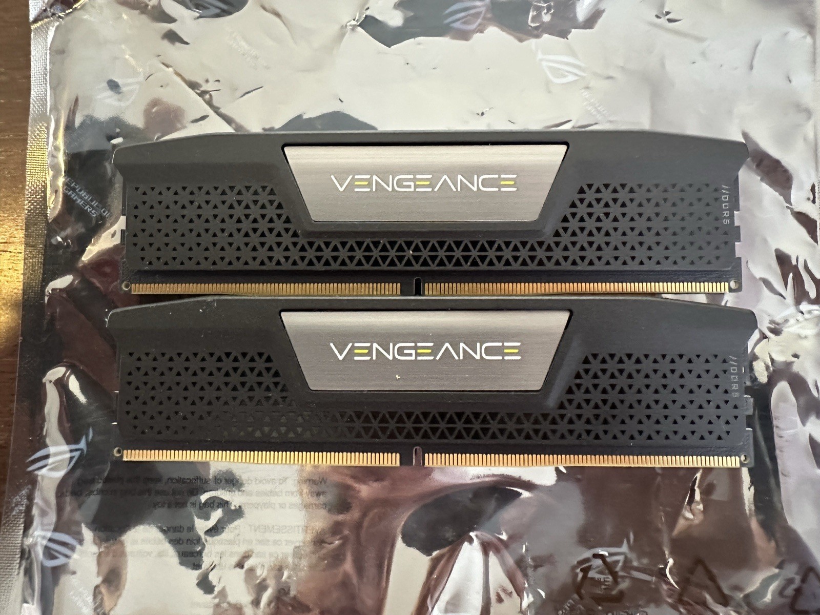 CORSAIR VENGEANCE DDR5 RAM 32GB 2x16GB 5600MHz CL36 Black CMK32GX5M2B5600C36