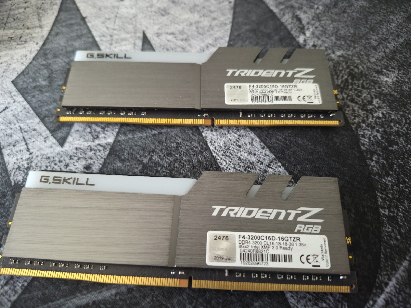 G.SKILL Trident Z RGB 16GB (2x8GB) DDR4-3200 PC4-25600 DIMM 288-Pin