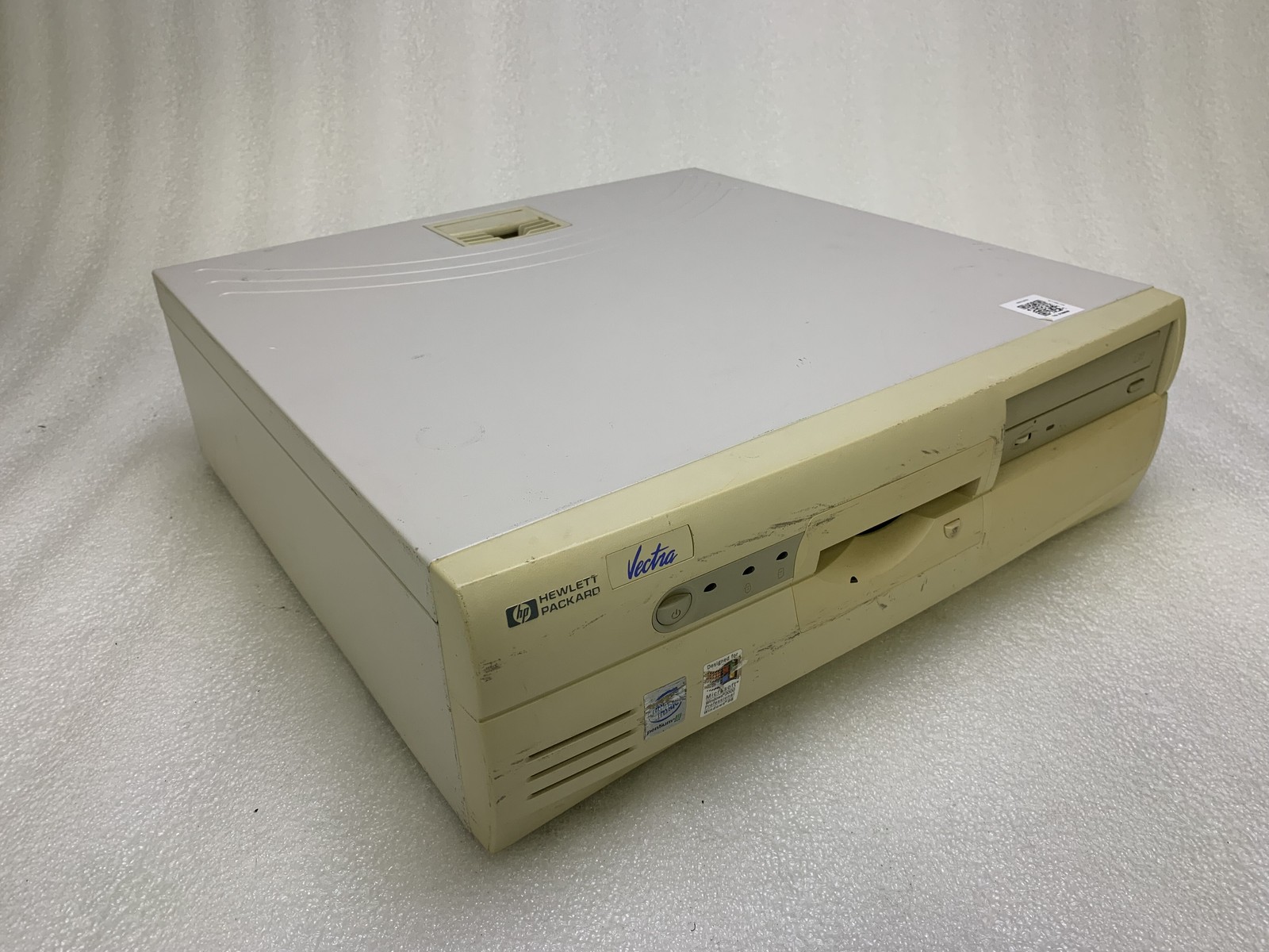 Vintage HP Vectra VL400 DT Intel Pentium III 733MHz 260MB RAM Vintage HP Vectra VL400 DT Intel Pentium III 733MHz 260MB RAM