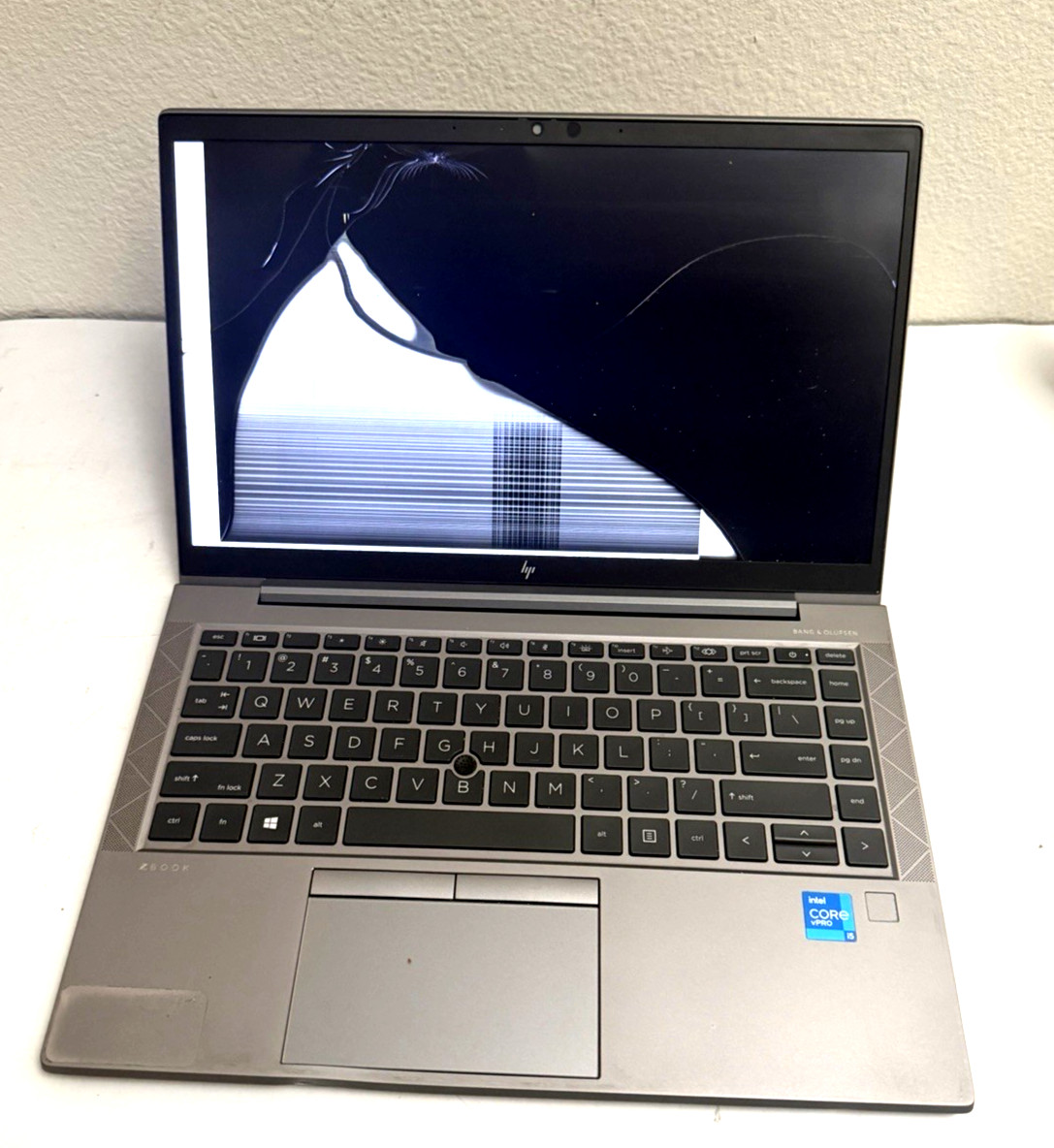 HP ZBook Firefly 14 G8 Intel core i5 11th gen. 4GB Ram No SSD Broken screen Batt HP ZBook Firefly 14 G8 Intel core i5 11th gen. 4GB Ram No SSD Broken screen Batt