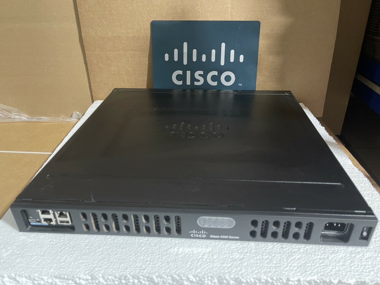 CISCO ISR4331/K9 Router ISR4331 - NO CPU CLOCK ISSUE CISCO ISR4331/K9 Router ISR4331 - NO CPU CLOCK ISSUE