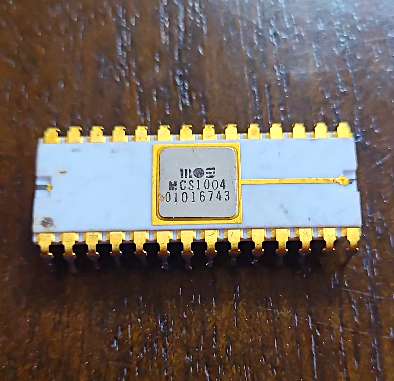 MOS MCS1004 Vintage collectable computer chip - SOLDER PULL - LEGS INTACT (BO) MOS MCS1004 Vintage collectable computer chip - SOLDER PULL - LEGS INTACT (BO)