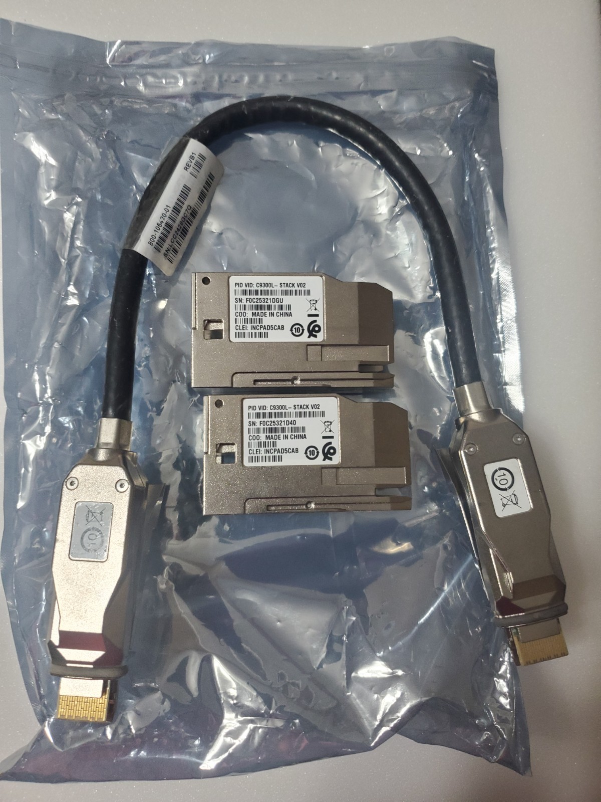 Cisco C9300L-STACK-KIT V02 Stack