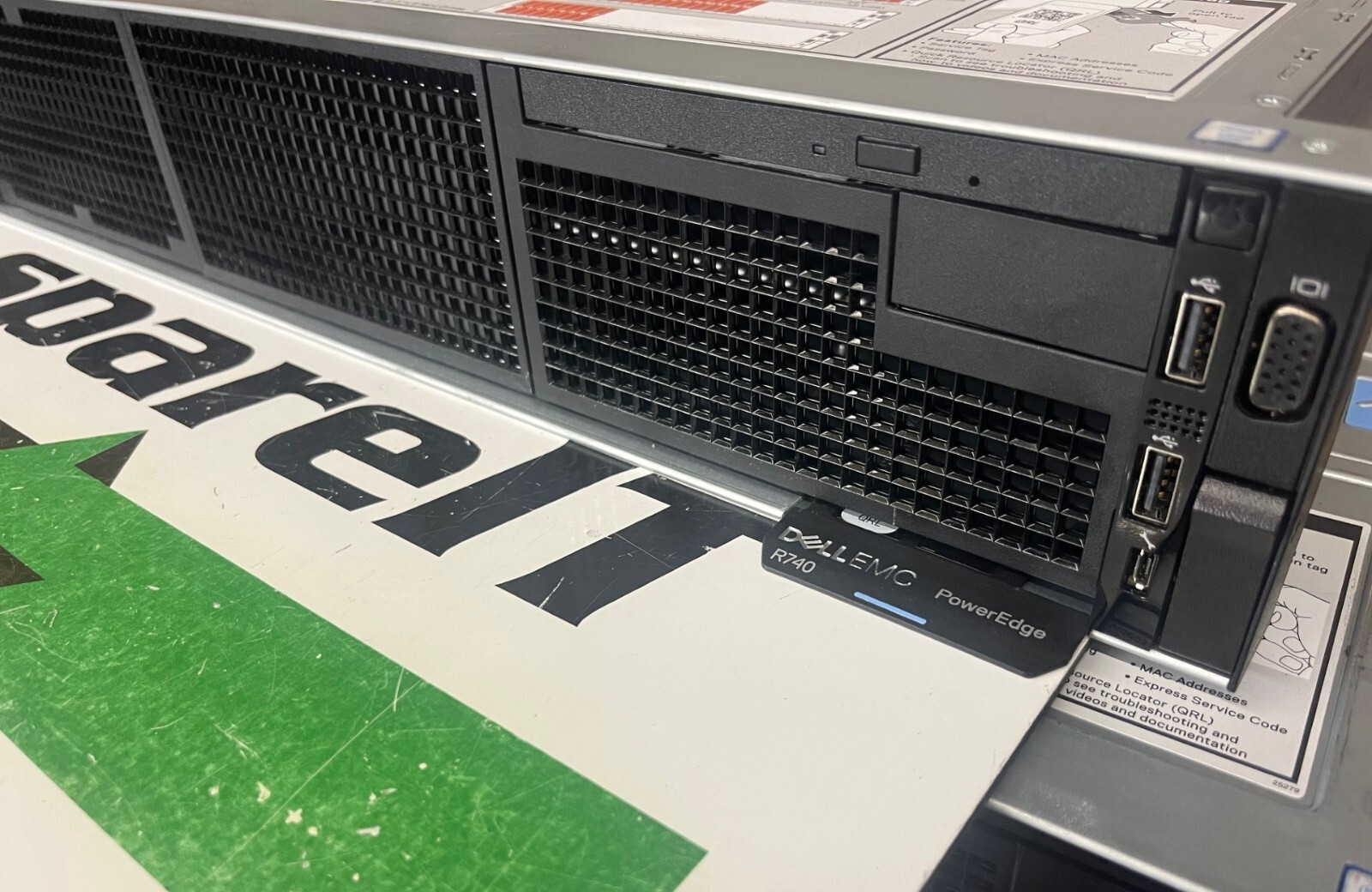 Dell R740 Server Diskless Config 2x Silver 4110 &1100W AC P/S 3 Riser No RAM/HDD Dell R740 Server Diskless Config 2x Silver 4110 &1100W AC P/S 3 Riser No RAM/HDD
