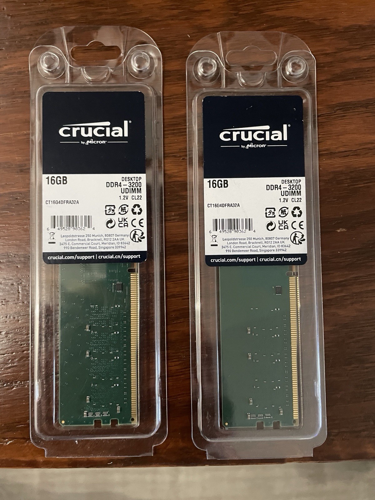 Crucial 32GB (2x16GB) DDR4-3200 PC4-25600 UDIMM CL22 288-Pin CT16G4DFRA32A