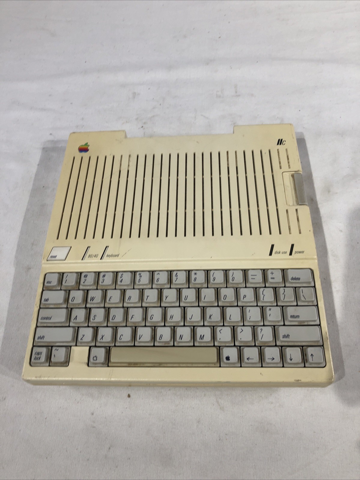 APPLE IIC A2S4100 VINTAGE PERSONAL COMPUTER UNTESTED AS-IS, NO POWER CABLE