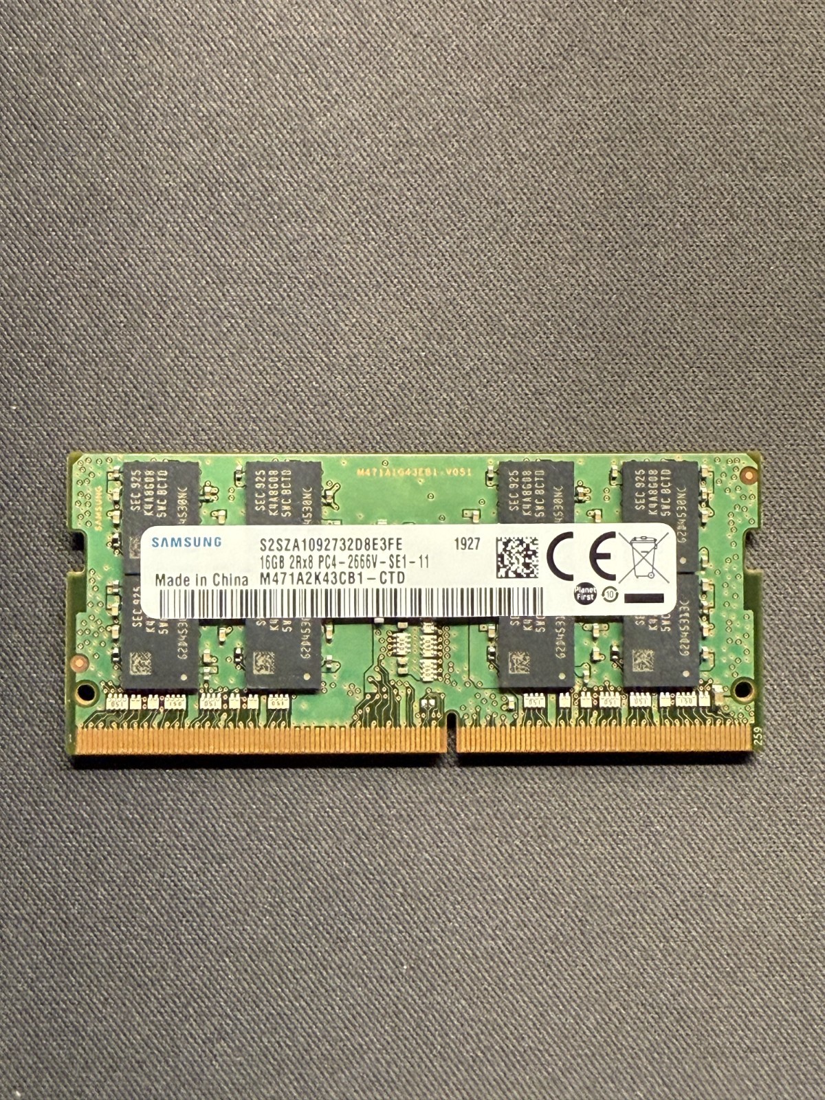 Samsung PC4-2666V 16GB 2Rx8 RAM DDR4 2666MHz M471A2K43CB1-CTD Samsung PC4-2666V 16GB 2Rx8 RAM DDR4 2666MHz M471A2K43CB1-CTD