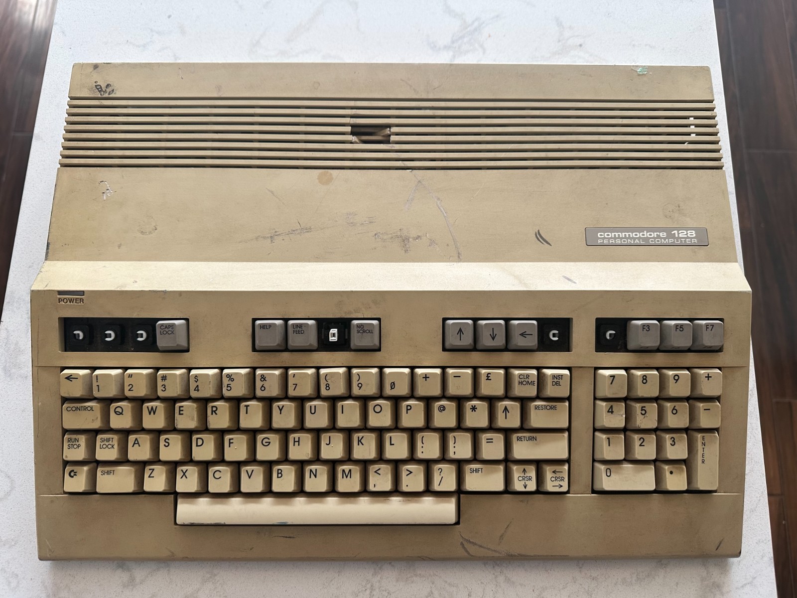 Commodore 128 Vintage Computer Not Working No Power Damage READ Commodore 128 Vintage Computer Not Working No Power Damage READ