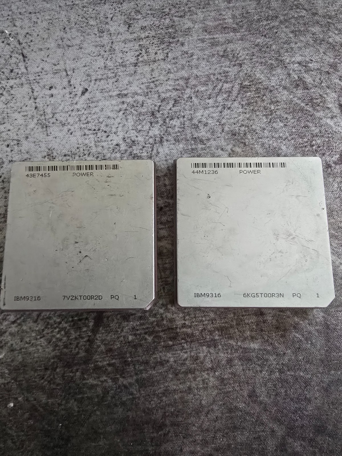 2x IBM POWER6 43E7455 44M1236 IBM9316 Ceramic Server CPU Gold Contacts