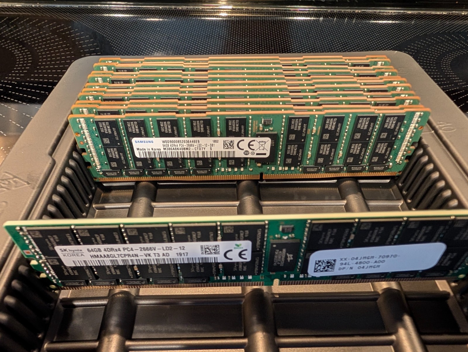 Lot of 12 64GB 4DRx4 PC4-2666V LRDIMM 768GB DDR4 Samsung SK Hynix M386A8K40BM2