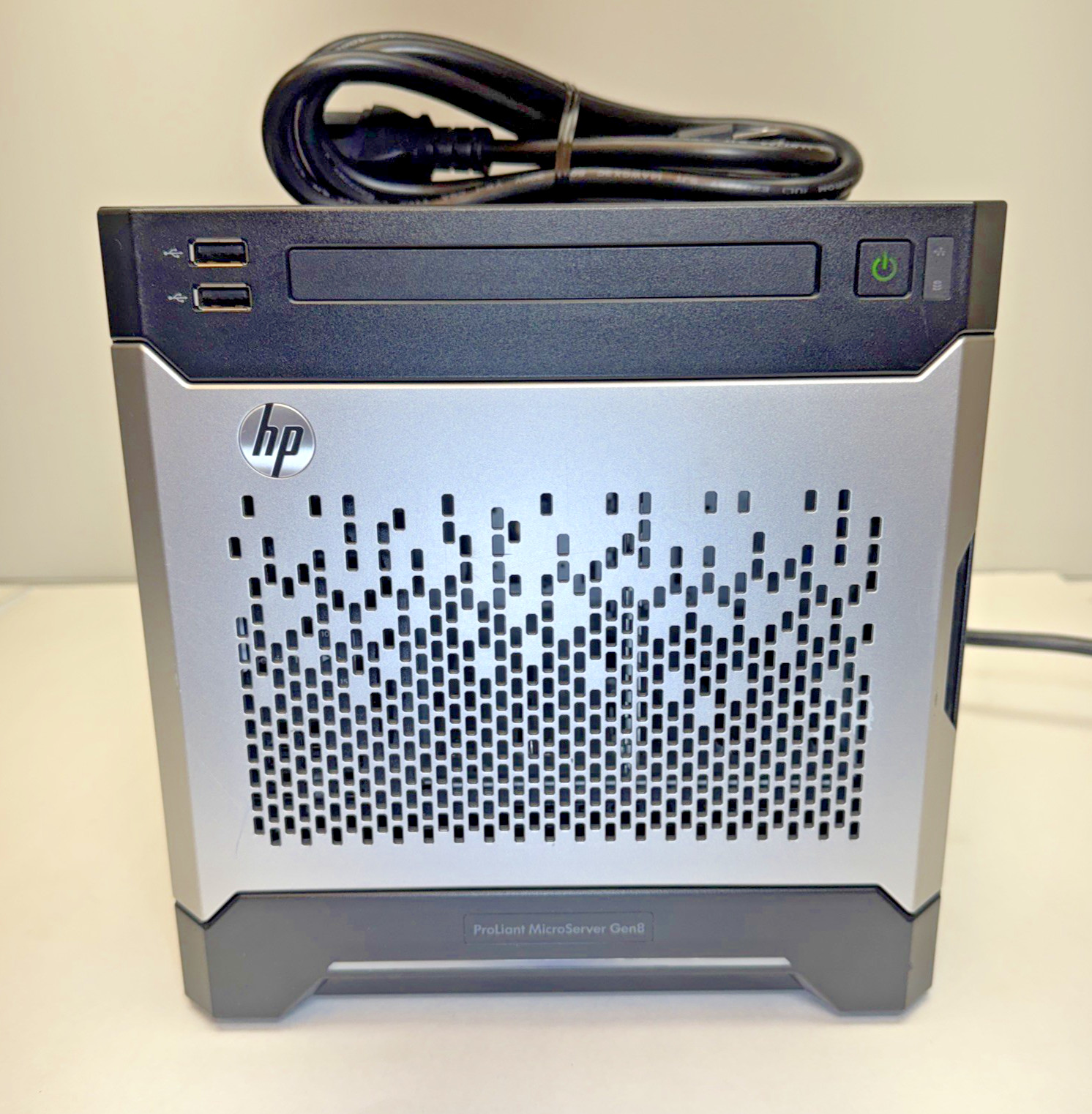 HP ProLiant MicroServer Gen8 G1610T @2.3 GHz, 16GB, 712317-001 NO HDD/OS HP ProLiant MicroServer Gen8 G1610T @2.3 GHz, 16GB, 712317-001 NO HDD/OS