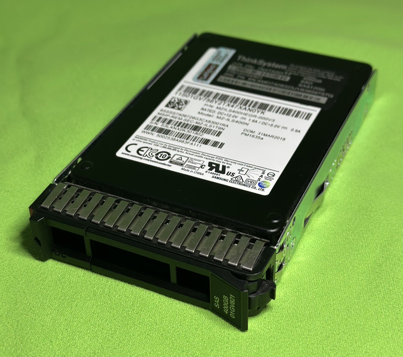 LENOVO THINKSYSTEM SAMSUNG PM1635A 400GB ENTERPRISE SSD MZ-ILS400N 7N47A00117 LENOVO THINKSYSTEM SAMSUNG PM1635A 400GB ENTERPRISE SSD MZ-ILS400N 7N47A00117