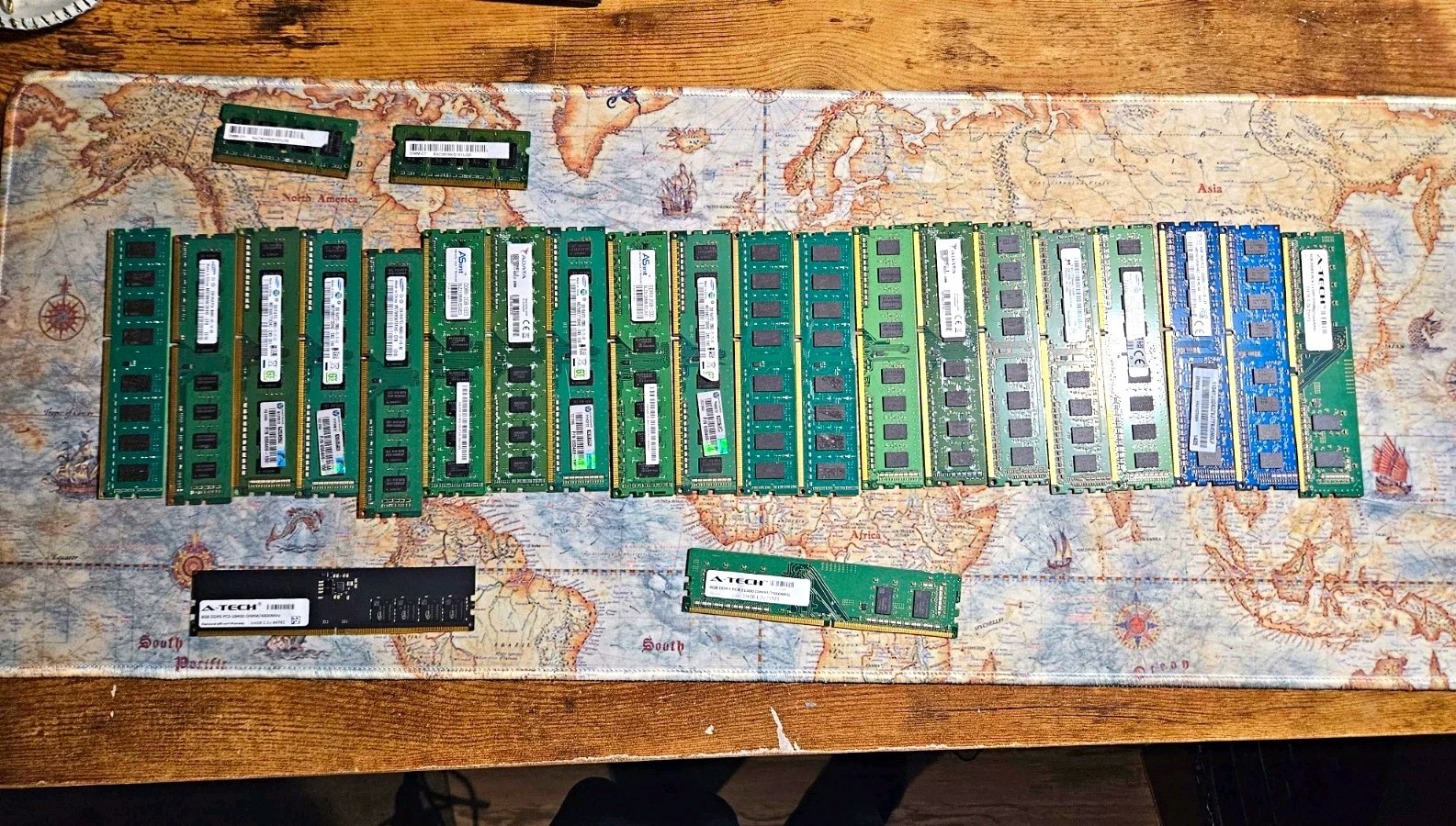 Mixed RAM Memory Lot DDR3 DDR4 DDR5 21+ Sticks 2GB 4GB 8GB Untested Parts Mixed RAM Memory Lot DDR3 DDR4 DDR5 21+ Sticks 2GB 4GB 8GB Untested Parts