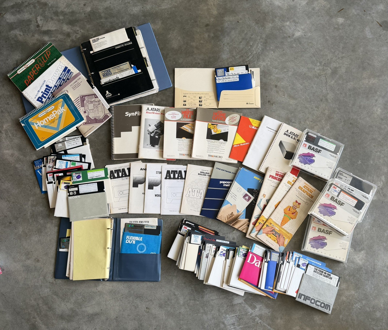 Atari 400 800 Computer 100+ Floppy Disk & 20+ Manual Lot OS Master Disc Untested Atari 400 800 Computer 100+ Floppy Disk & 20+ Manual Lot OS Master Disc Untested