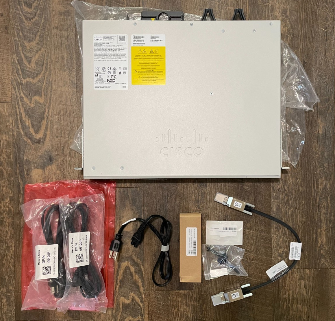 NEW OPEN BOX Cisco C9200-48P-E Catalyst 9200 48-Port Full PoE+ Switch + Box