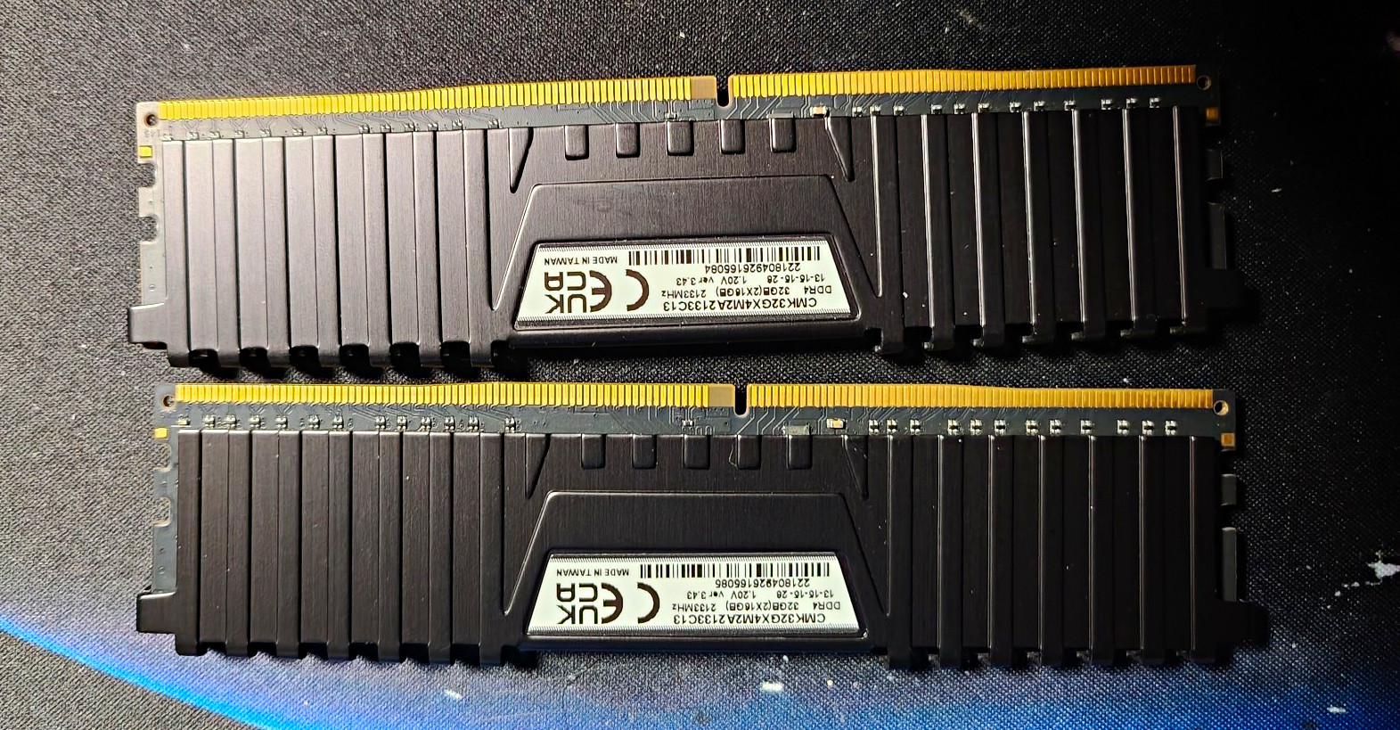Corsair Vengeance LPX 32GB (2x16GB) DDR4-2133 PC4-17000 DIMM 288-Pin