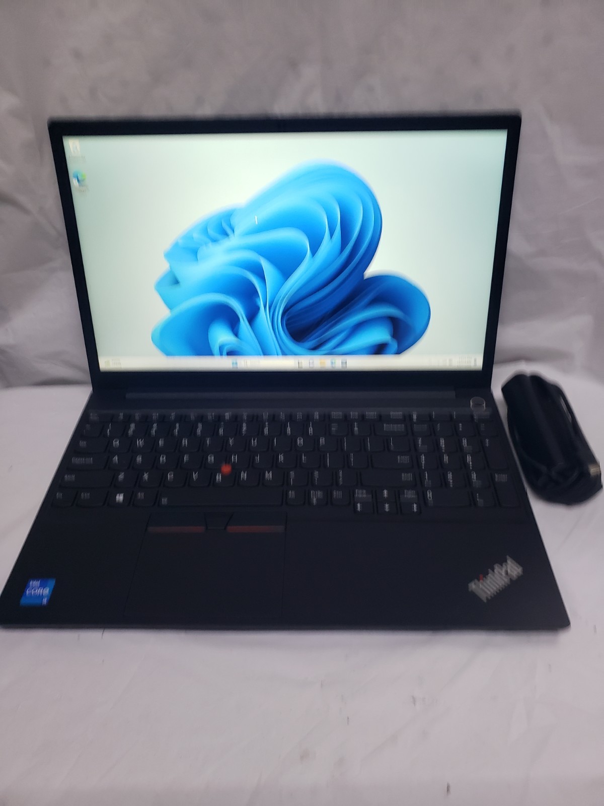 Lenovo ThinkPad E15 Gen 2 WIN 11, Pro i5-1135G7, 2.40GHz 32GB RAM 512GB SSD. 