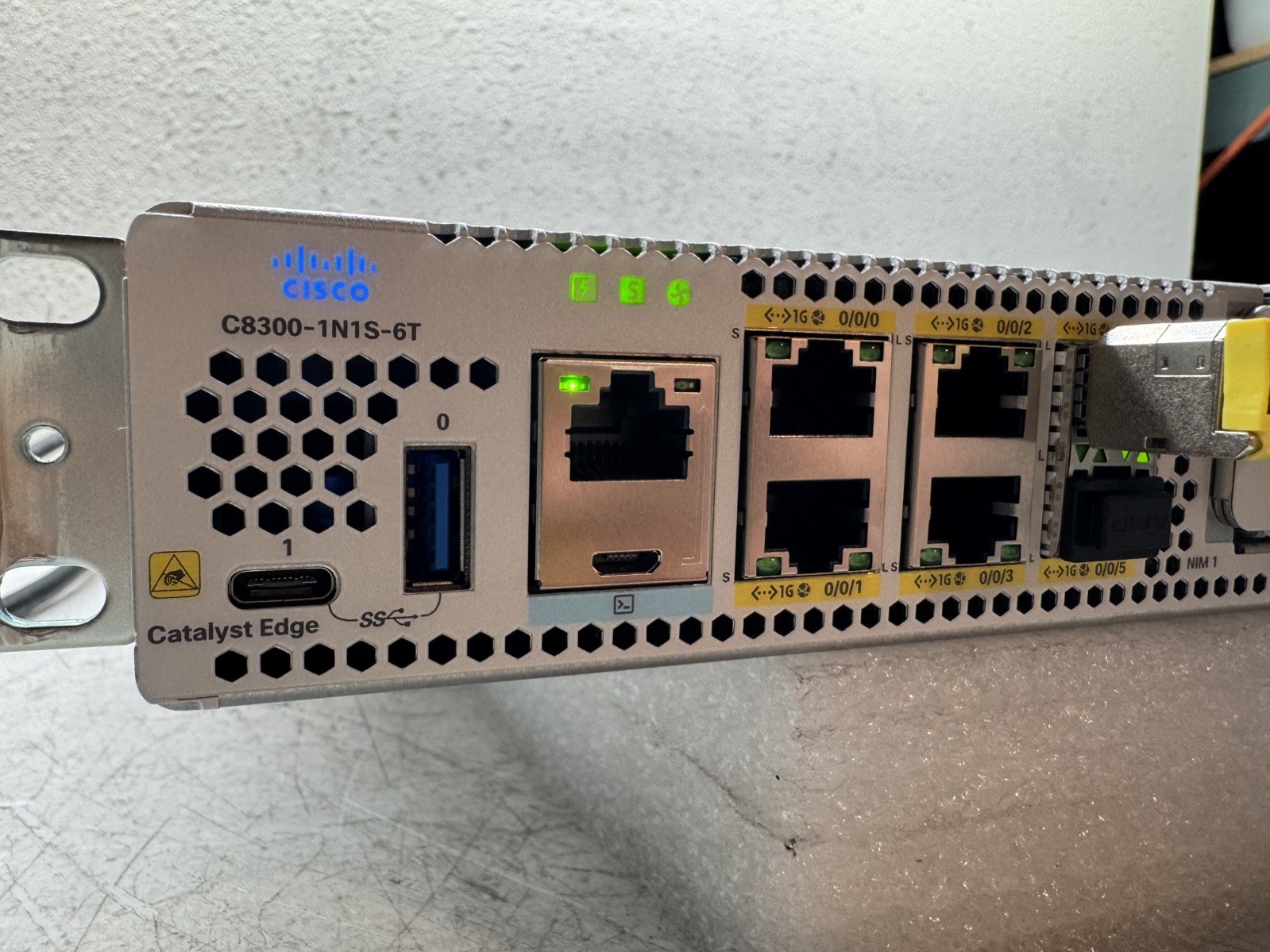Cisco C8300-1N1S-6T Catalyst 8300 Edge Router 6T Power On Tested ONLY 