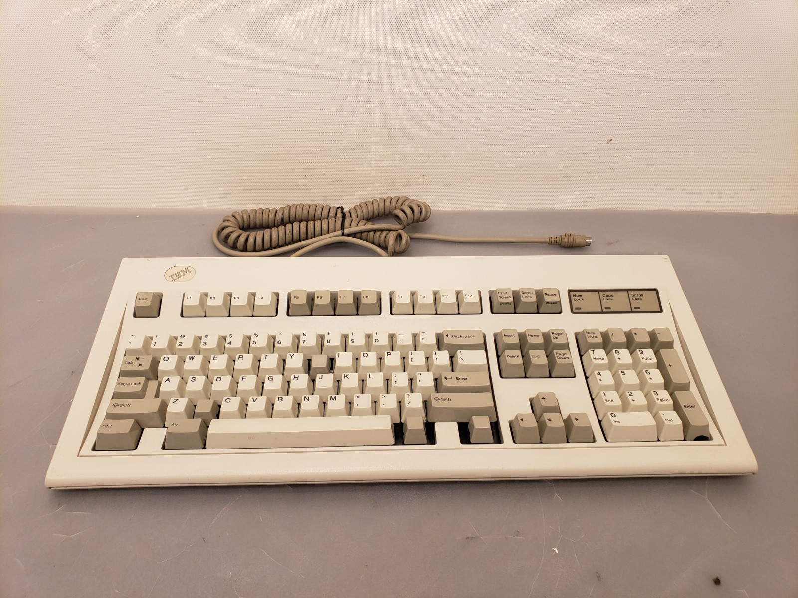 Vintage IBM Model M Keyboard 1391401 Buckling Spring PS/2 Keyboard 1988 Vintage IBM Model M Keyboard 1391401 Buckling Spring PS/2 Keyboard 1988