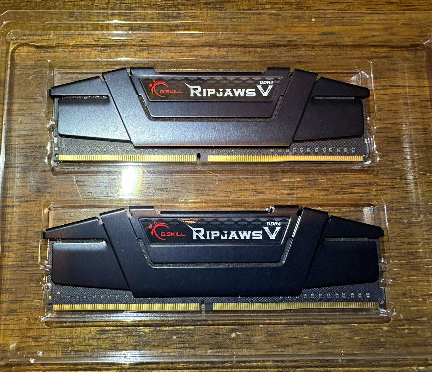 G.SKILL Ripjaws V 16GB (2x8GB) DDR4-3200 CL16 RAM F4-3200C16D-16GVKB G.SKILL Ripjaws V 16GB (2x8GB) DDR4-3200 CL16 RAM F4-3200C16D-16GVKB