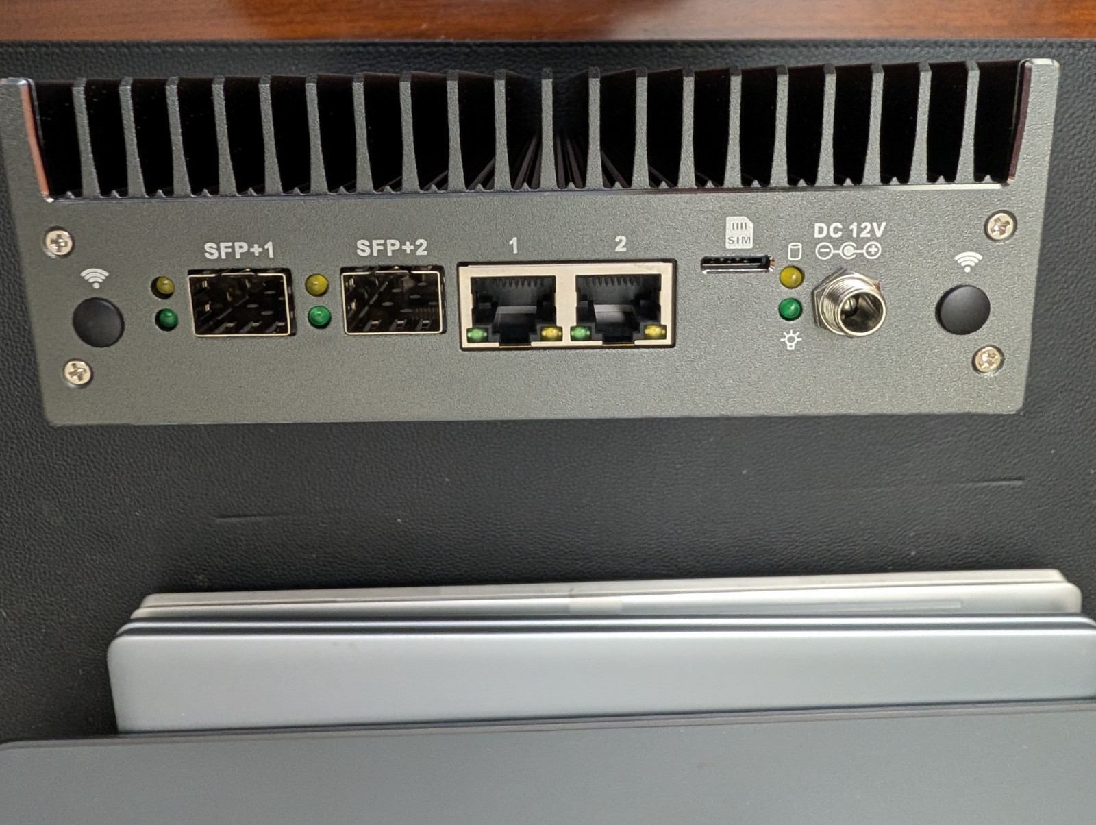 Protectli Firewall VP2440 – 2x 10GbE, 2x 2.5G