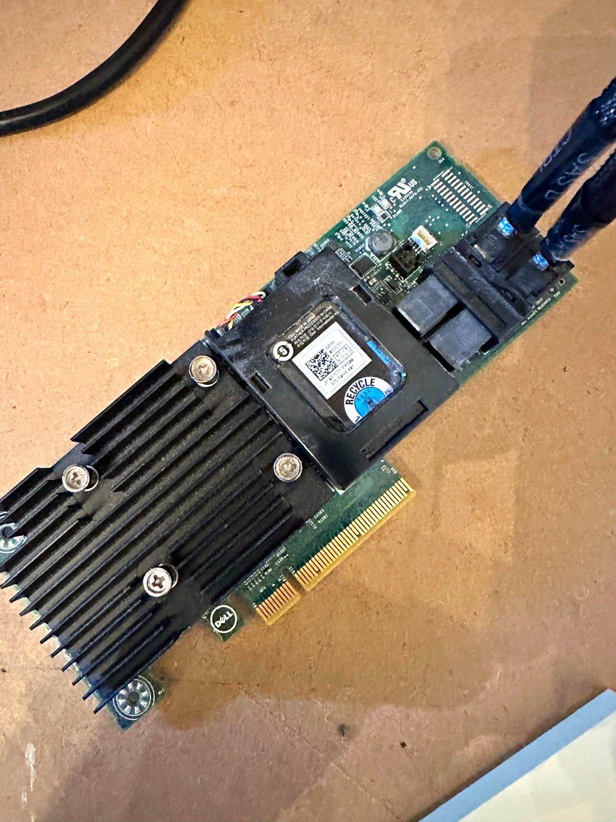Dell PERC H710 / H730 RAID Controller with Battery Backup Unit (DP/N: 037CT1)