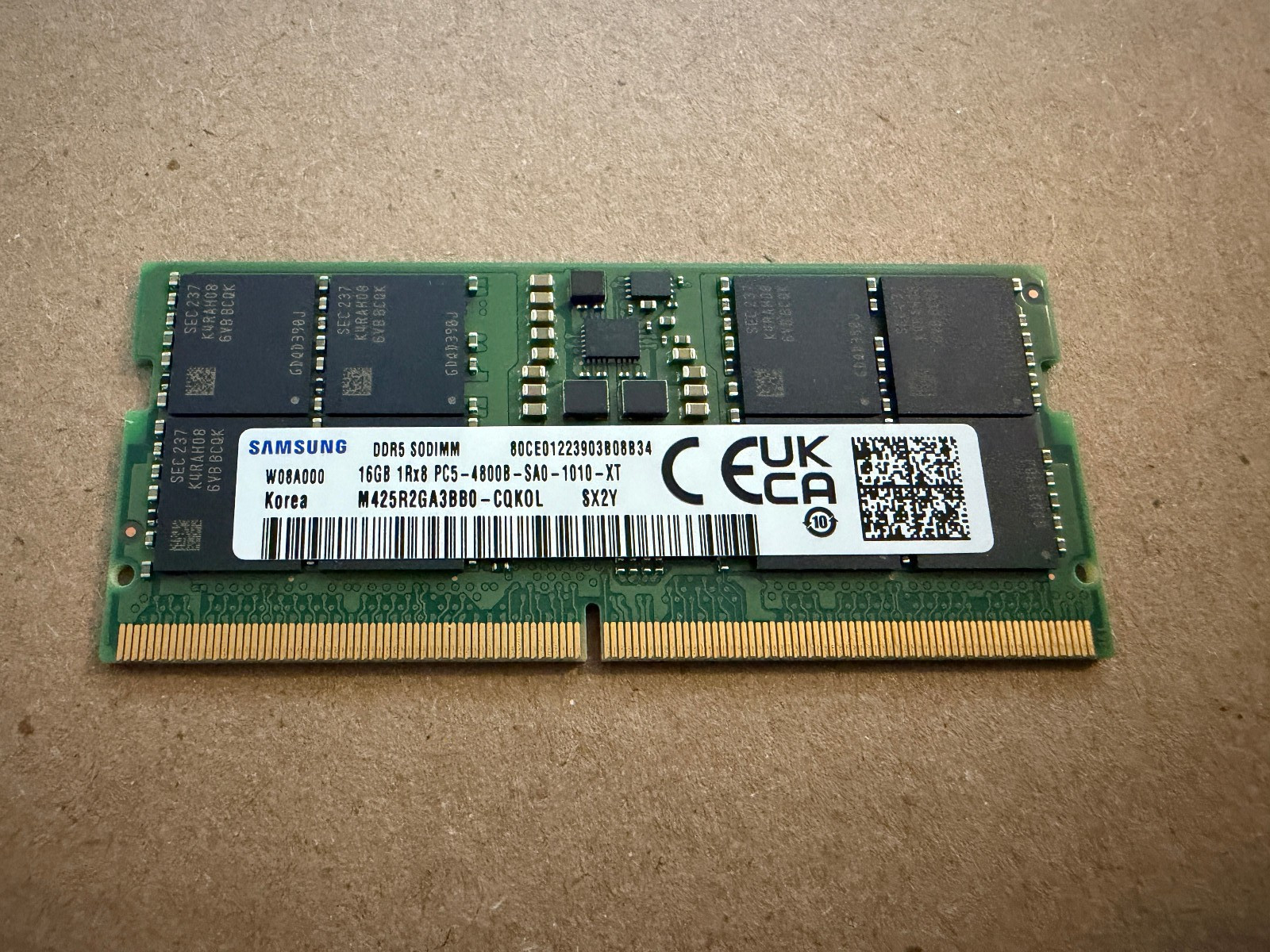 SAMSUNG 16GB 1RX8 PC5-4800B-SA0-1010-XT-M425R2GA3BB0-CQK0L-LAPTOP MEMORY