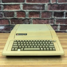 Vintage Apple IIe Computer A2S2064 - Complete & Powers On picture