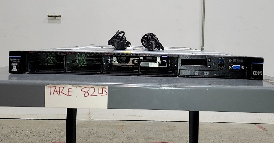 IBM SYSTEM X3550 M5 5463AC1 2.5x8 Server 2*XEON E5-2640 V3 8GB SEE NOTES
