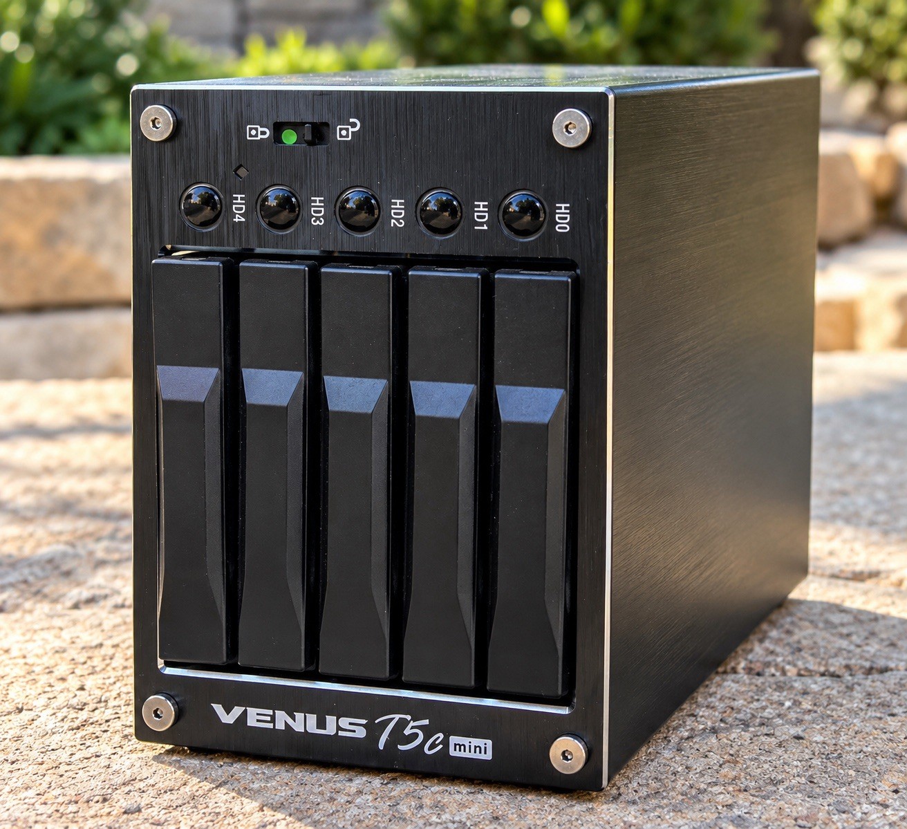 AMS VENUS T5C Mini DS-2250C 5-Bay 2.5” SATA RAID USB 3.0 eSATA AMS VENUS T5C Mini DS-2250C 5-Bay 2.5” SATA RAID USB 3.0 eSATA