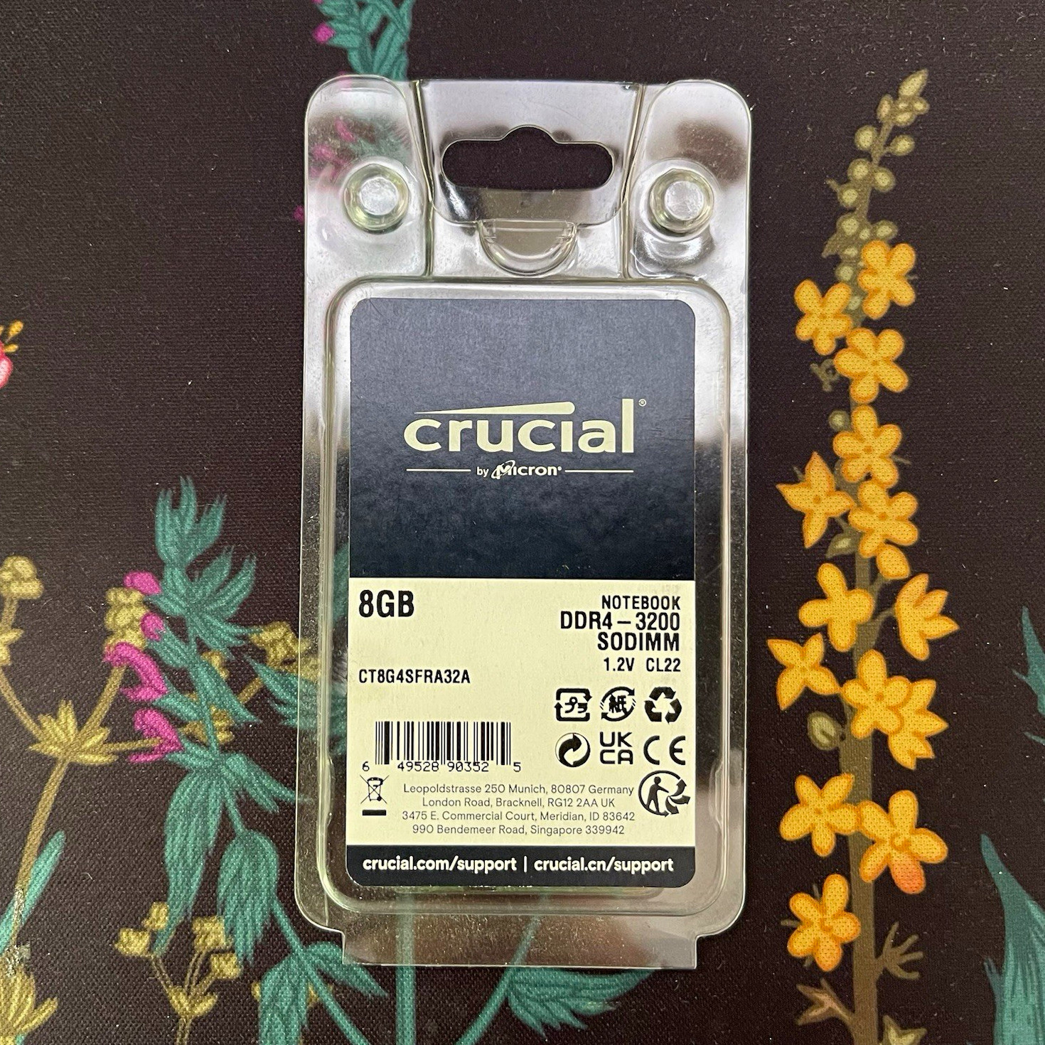 Crucial 8GB DDR4-3200 PC4-25600 260-Pin SO-DIMM NON-ECC CT8G4SFRA32A
