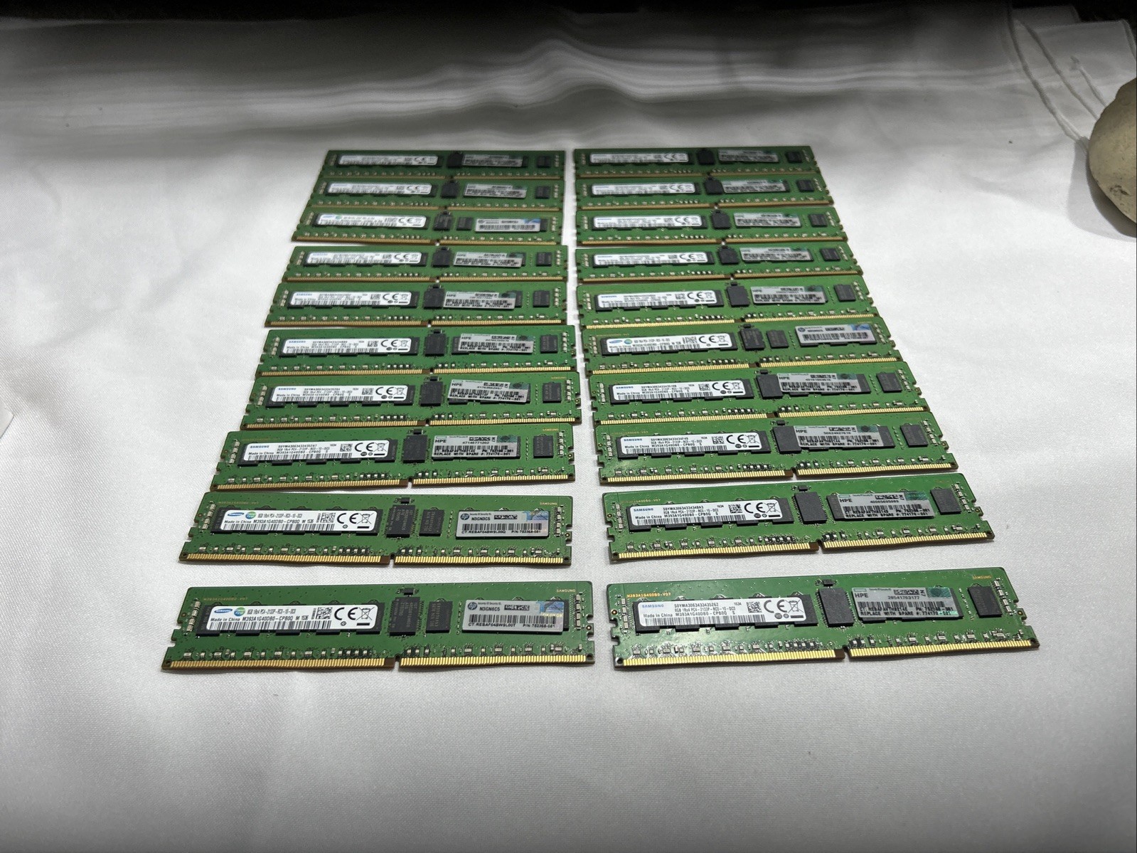 Lot of 20 PCs Samsung 8GB 1Rx4 PC4-2133P-M393A1G40DB0-CPB0Q Server RAM