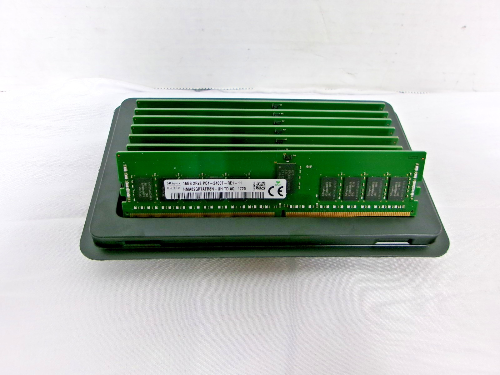 SK Hynix 160GB (10x16GB) HMA82GR7AFR8N-UH TD AC 2Rx8 PC4-2400T Server RAM