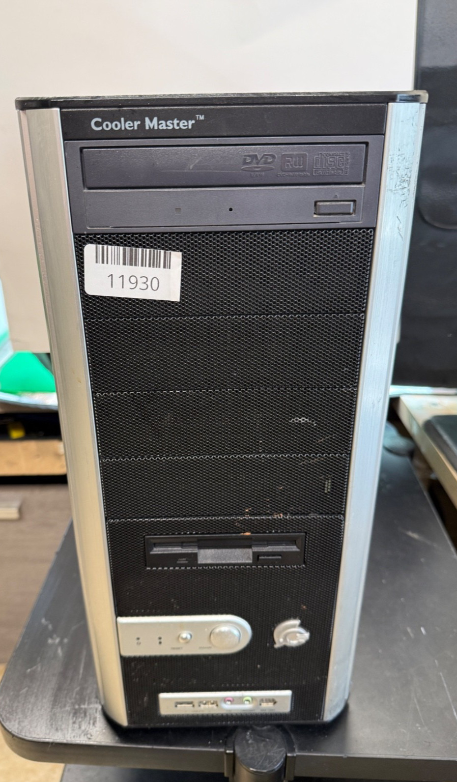 VINTAGE Custom PC-AMD Athlon 64 3200+@2.GHz 3.5GB Ram 300GB HDD NVIDIA WXP Pro VINTAGE Custom PC-AMD Athlon 64 3200+@2.GHz 3.5GB Ram 300GB HDD NVIDIA WXP Pro