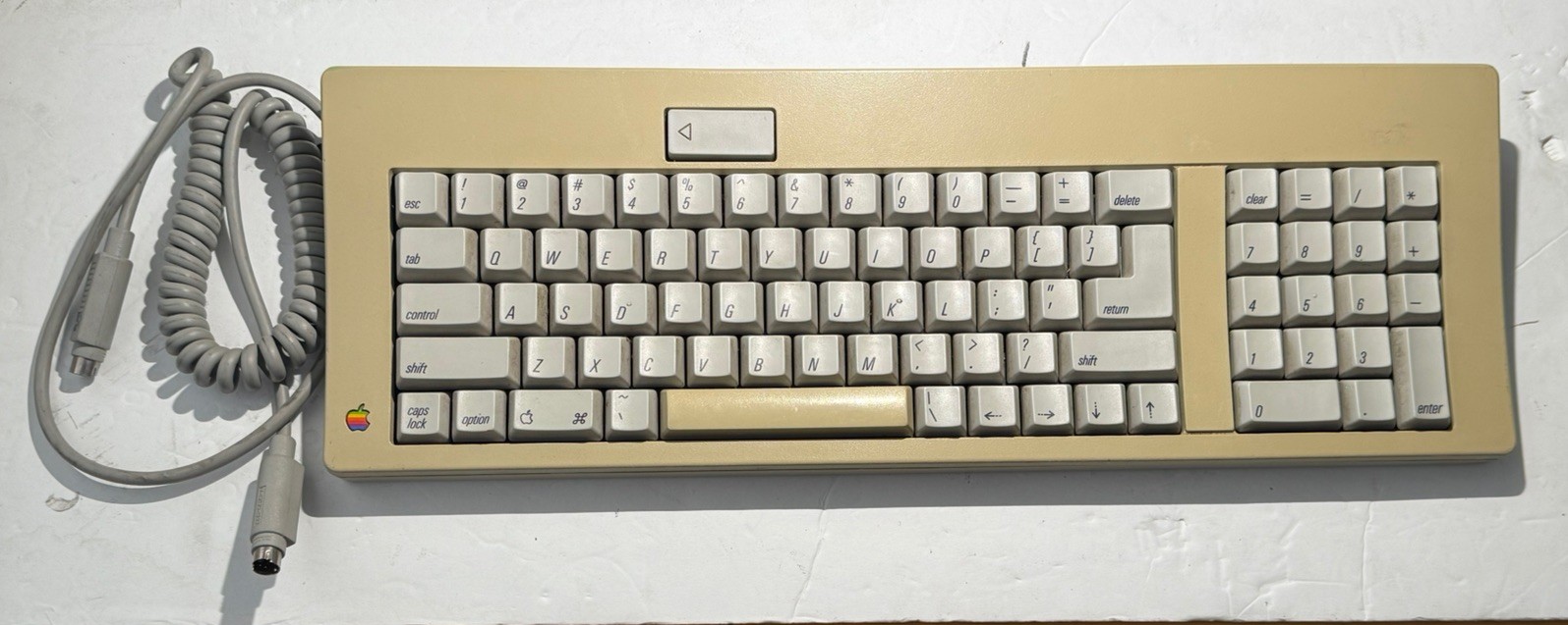 Apple Keyboard for Macintosh SE, II ADB Desktop Bus Vintage M0116 ORANGE ALPS