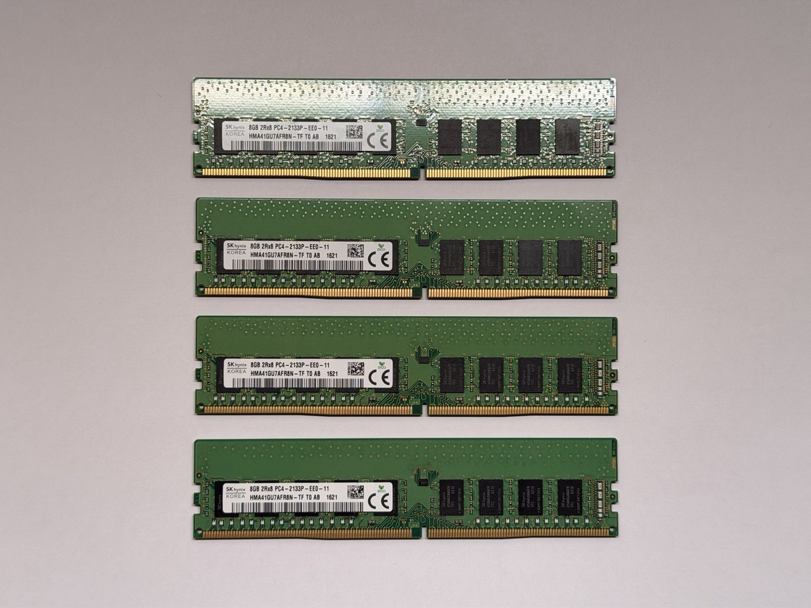 SKhynix HMA41GU7AFR8N-TF 32GB (4x8GB) PC4-2133P DDR4 ECC RAM